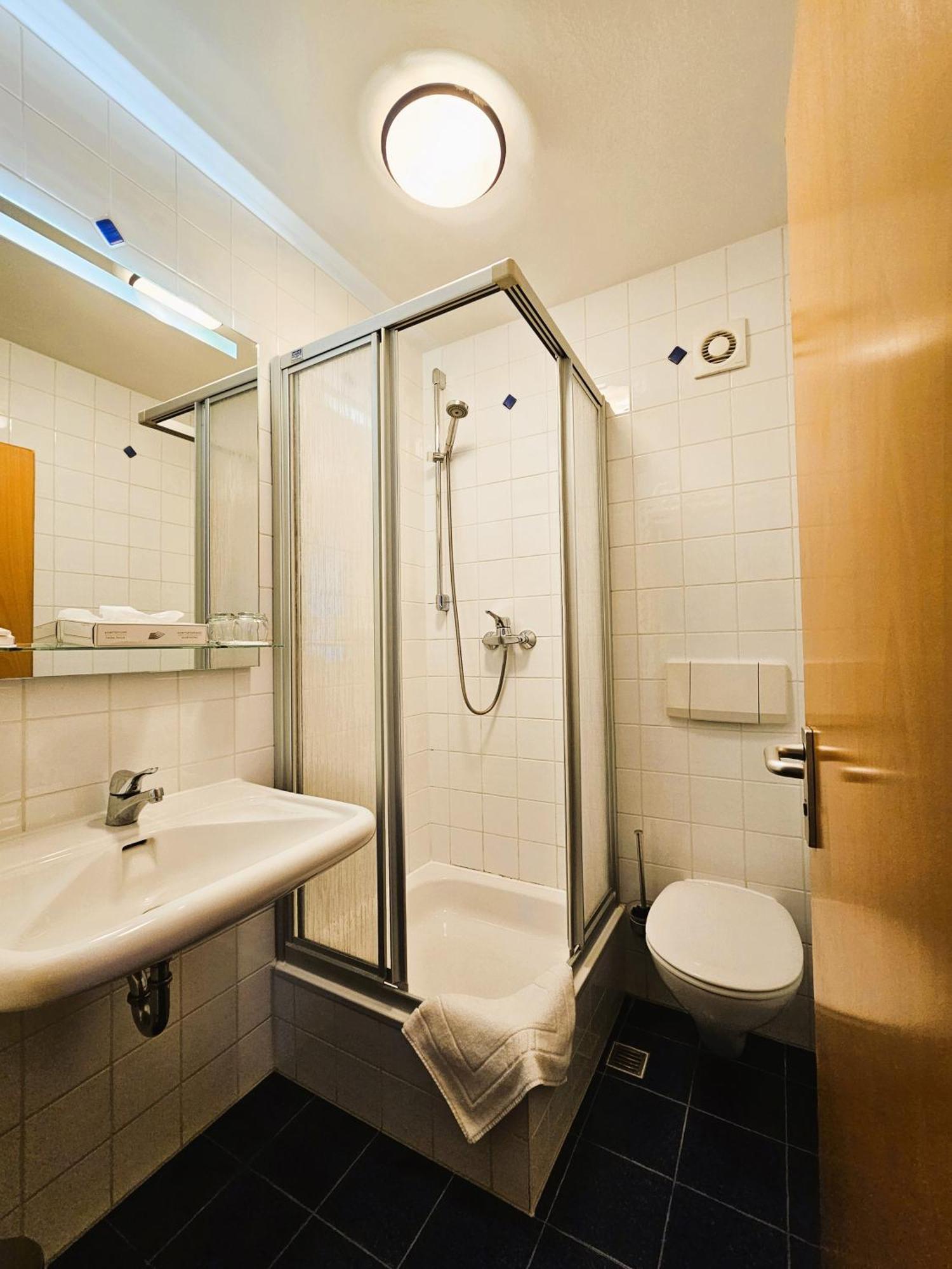 Novitel Pension Pliening - Muenchen Messe 外观 照片