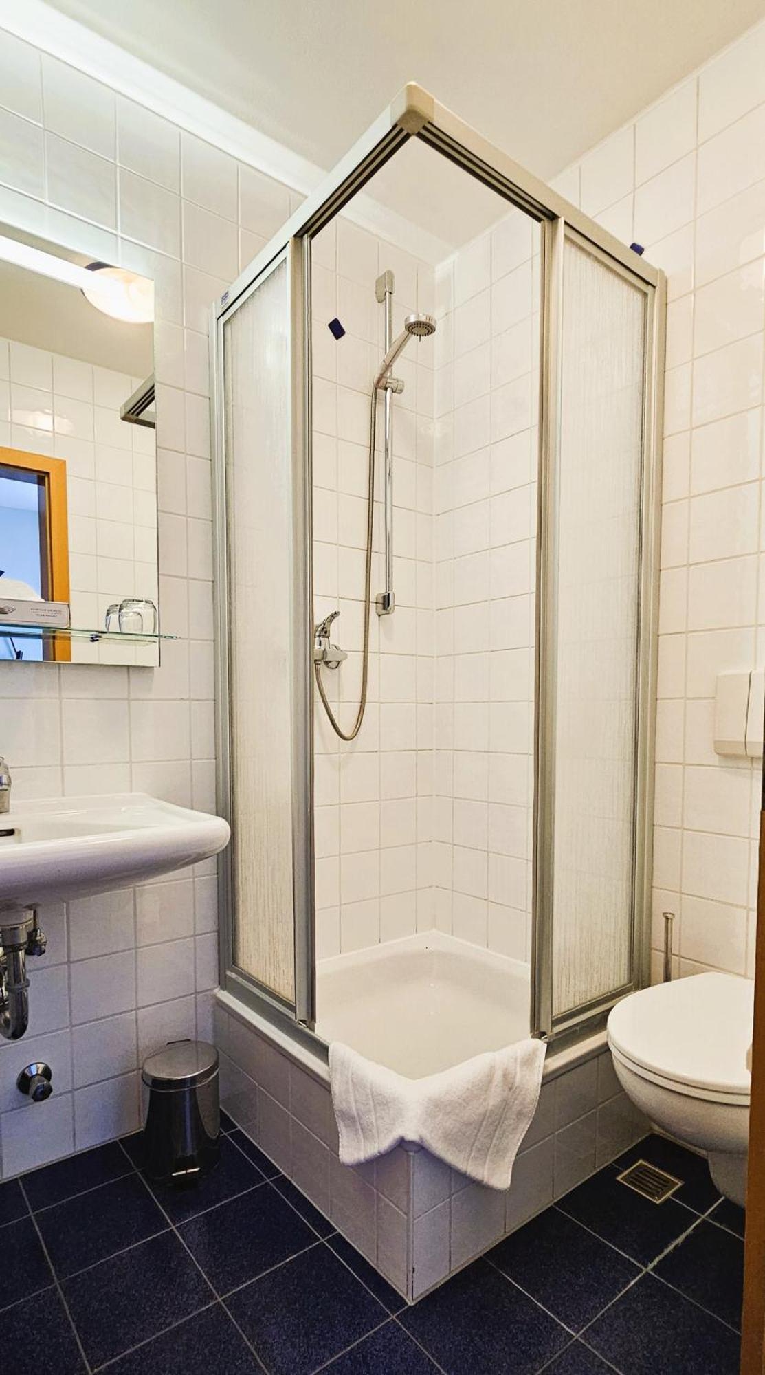 Novitel Pension Pliening - Muenchen Messe 外观 照片